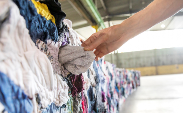 51. Världsunik anläggning sorterar 24 000 ton textil inför återvinning